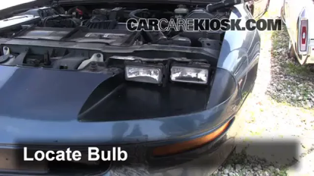 1994 Chevrolet Camaro 3.4L V6 Coupe Éclairage Feu clignotant avant (remplacer l'ampoule)
